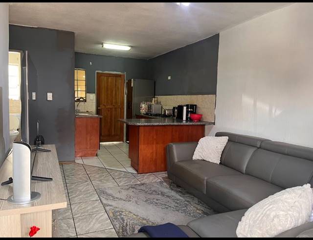 2 BEDROOM TOWNHOUSE FOR SALE IN ELSPARK